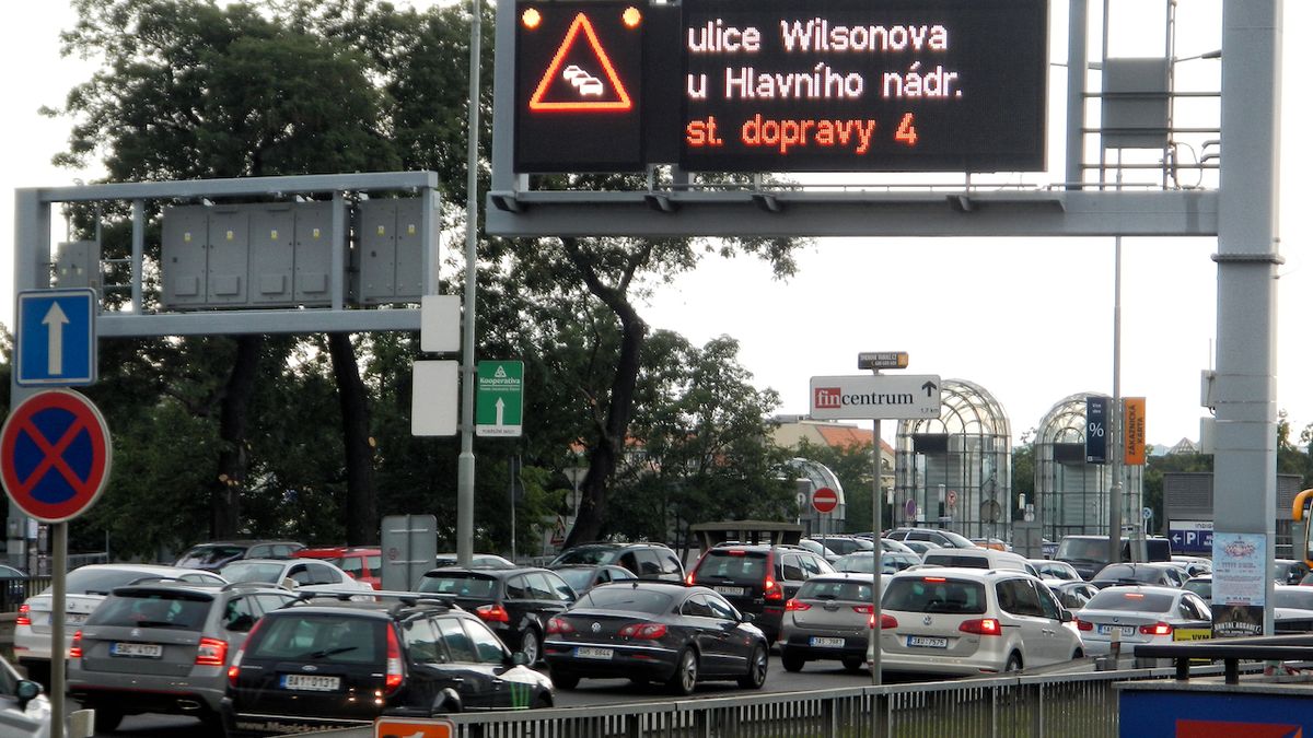 V Praze letos čekají na řidiče během léta dvě desítky uzavírek